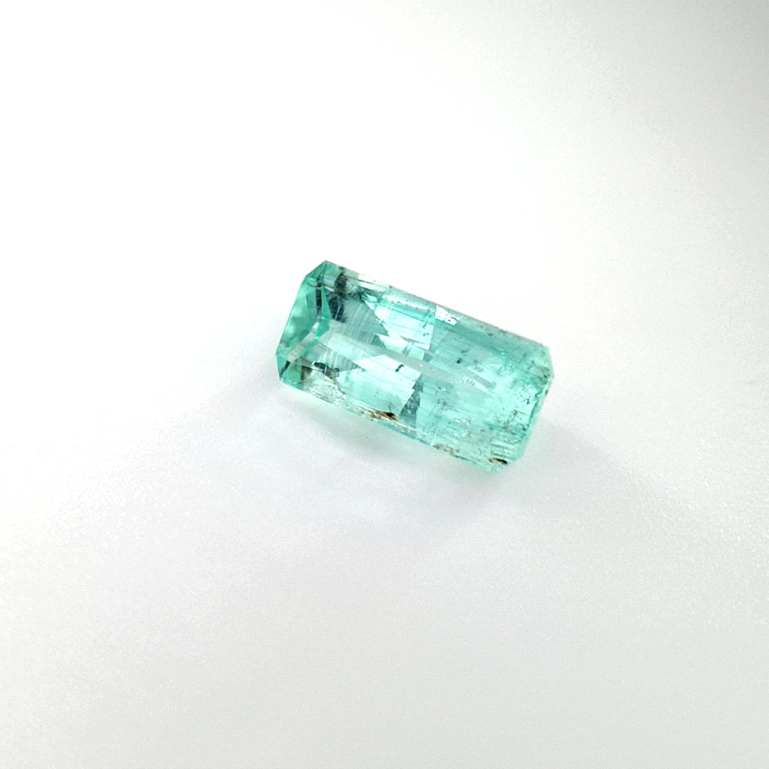 0.79ct Australian Emerald, Green - Emerald-Scissor Cut