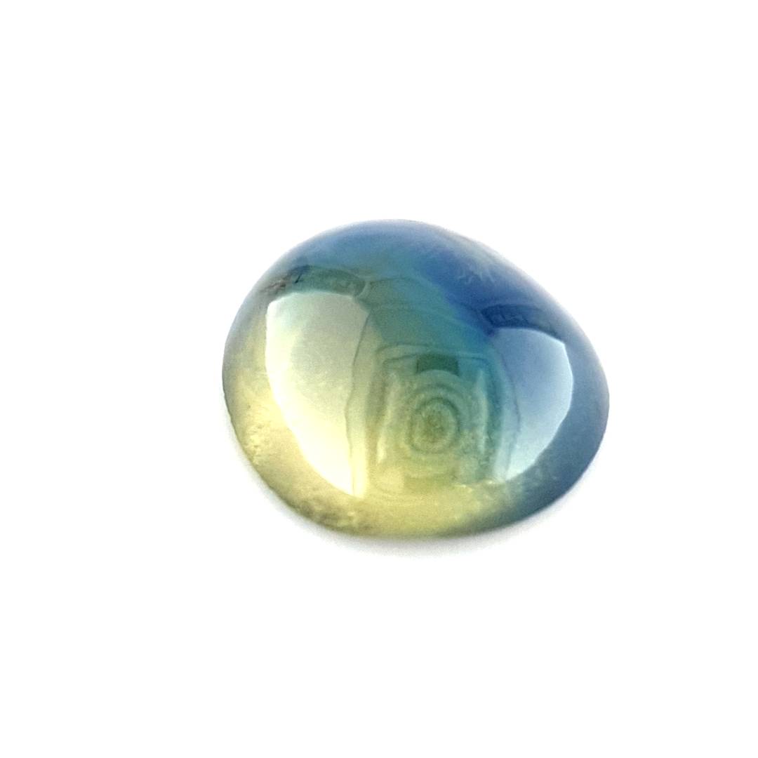 Cabochon and star sapphire
