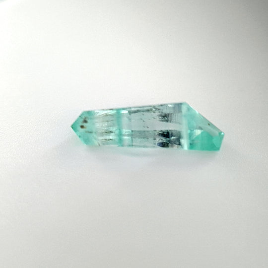 0.99ct Australian Emerald, Green - Freeform cut