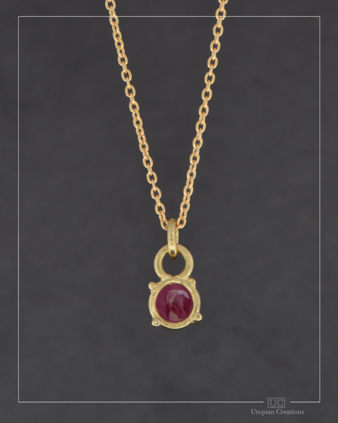 Ruby Cabochon - 18k Yellow Gold - Poppy