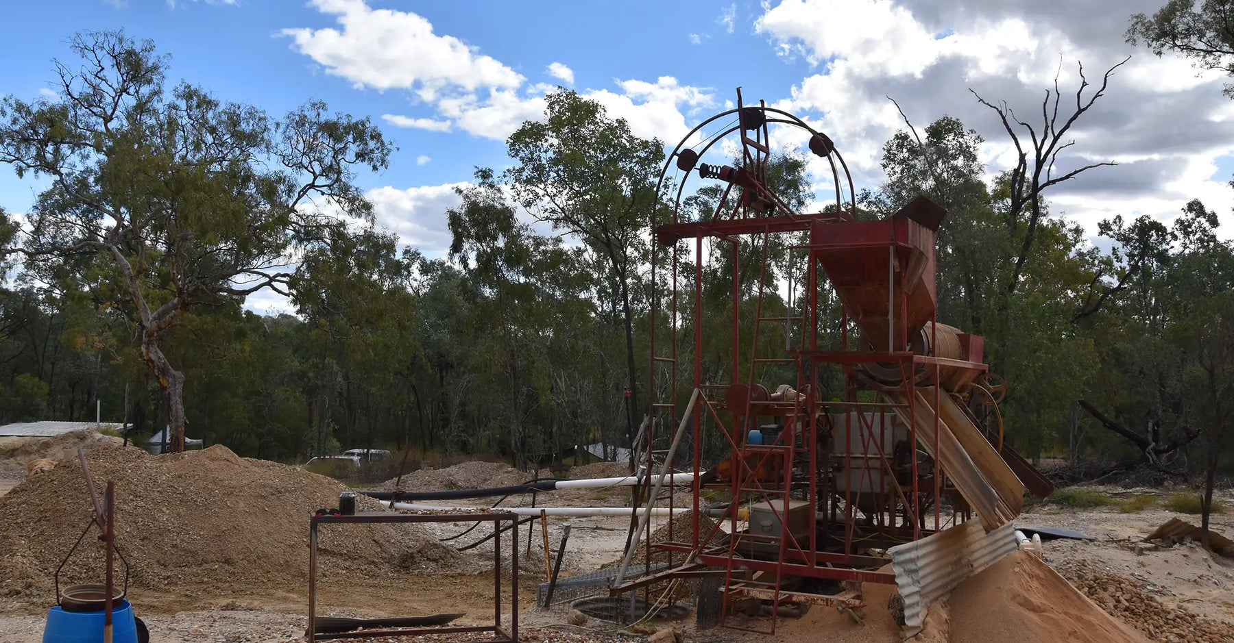 Sapphire mining <em>in Australia</em>