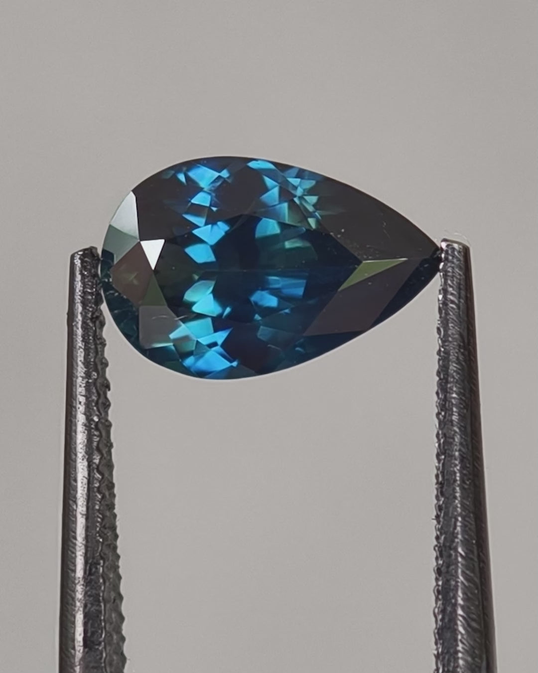 Queensland Sapphire, 1.38ct, Pear, Blue