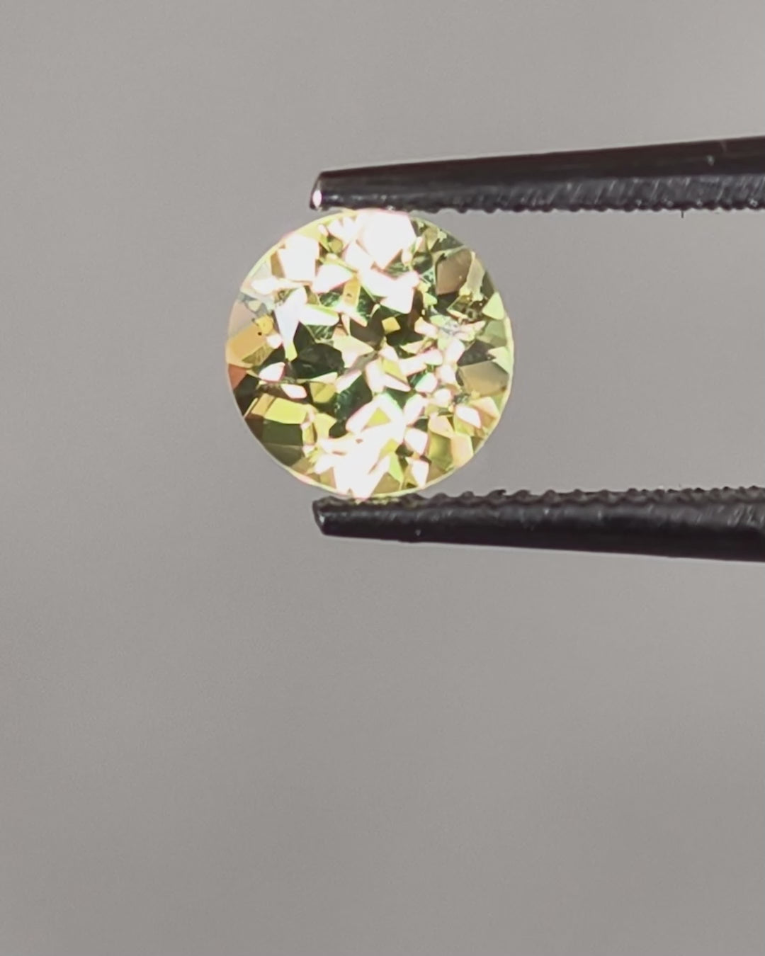 Queensland Sapphire - 1.30ct, Round, Parti, Yellow, Blue