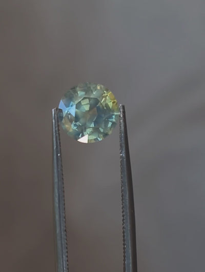 Montana Sapphire – 2.41ct Round Cut, Opalescent Parti, Teal, Orange