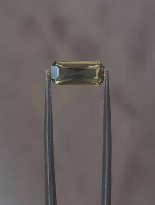 Queensland Sapphire – 1.50ct Emerald Modified Cut, Green