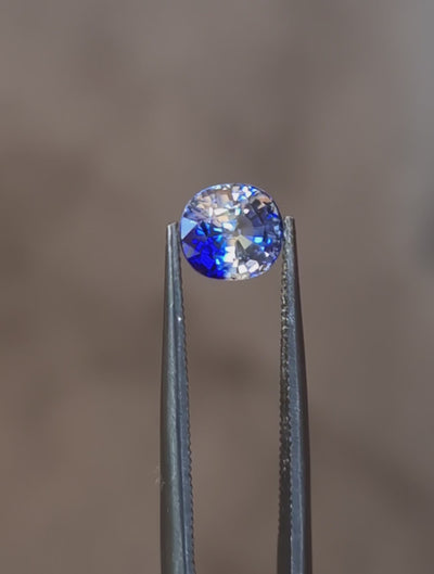 Sri Lanka Sapphire – 1.69ct Oval Cut, Parti clear Blue
