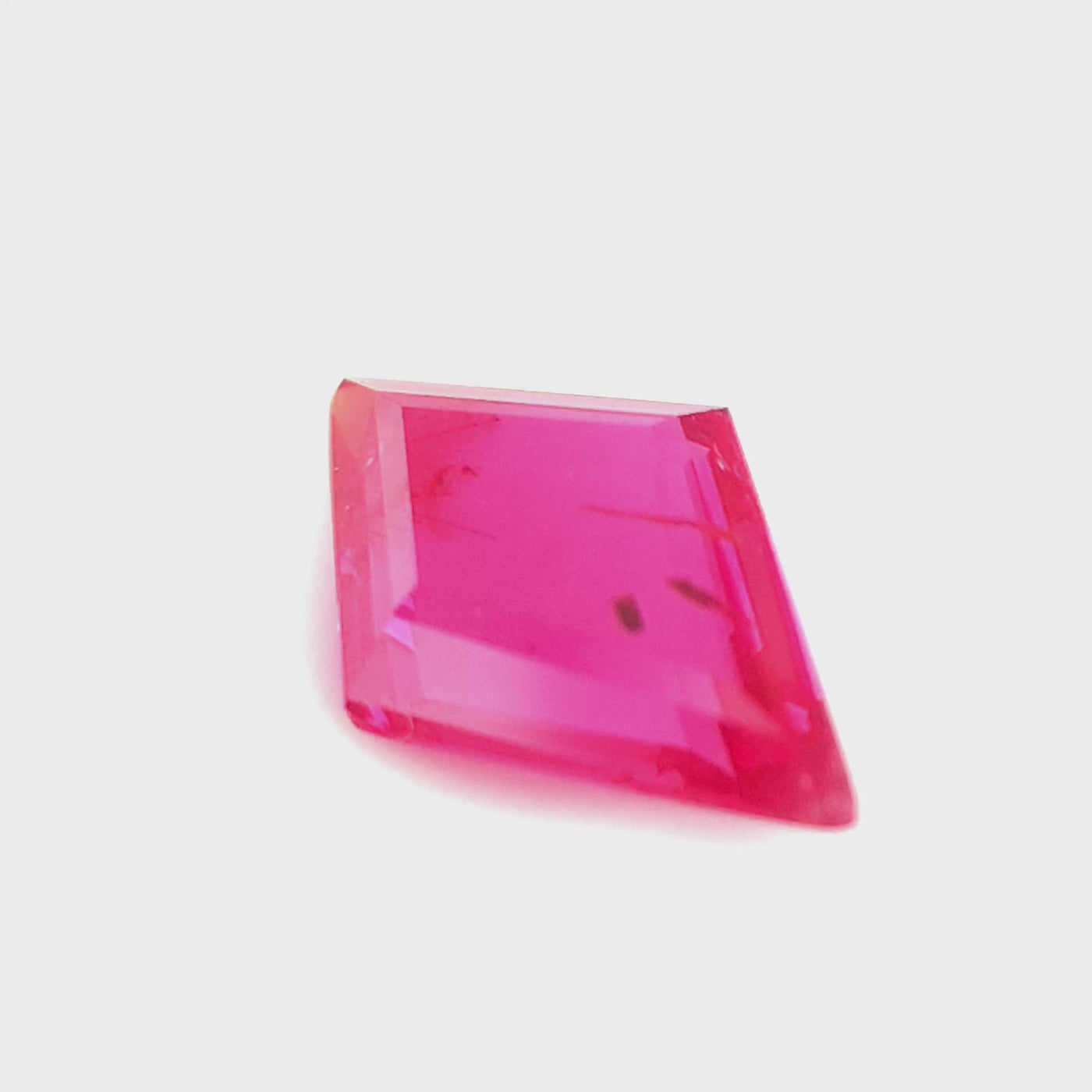 Mozambique Ruby – 1ct Kite Cut, Red pink
