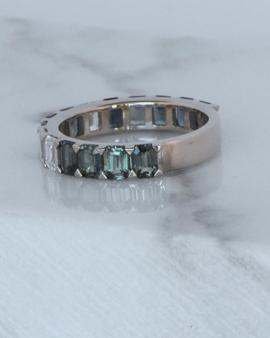 Sylvia - Australian Sapphire &amp; Diamond Ring - White gold