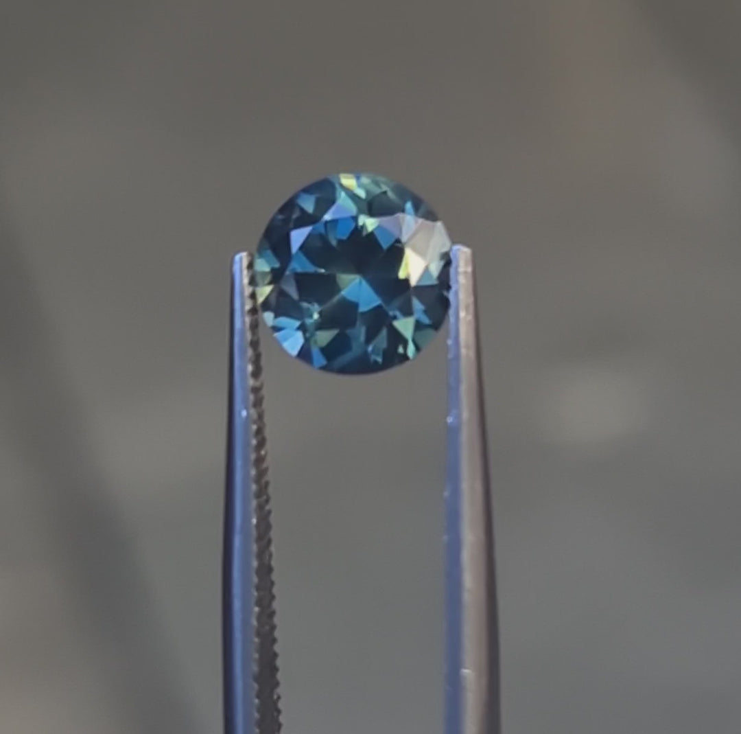 Queensland Sapphire – 2.10ct Round Cut, Teal, Blue, Green