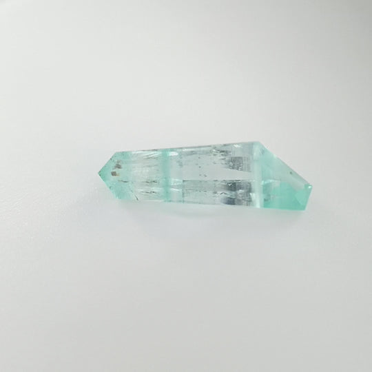 0.99ct Australian Emerald, Green - Freeform cut