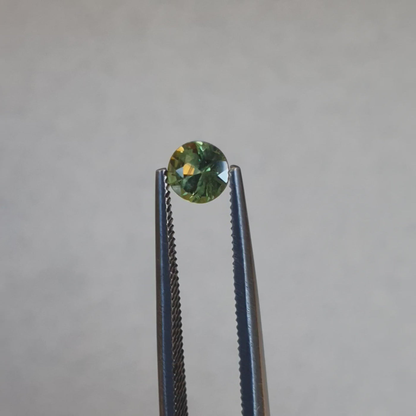 0.58ct Australian Sapphire, Green - Round