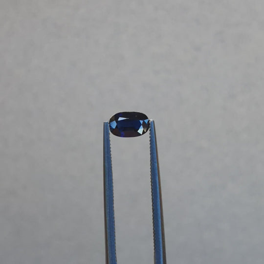0.62ct Australian Sapphire, Blue, Black - Oval