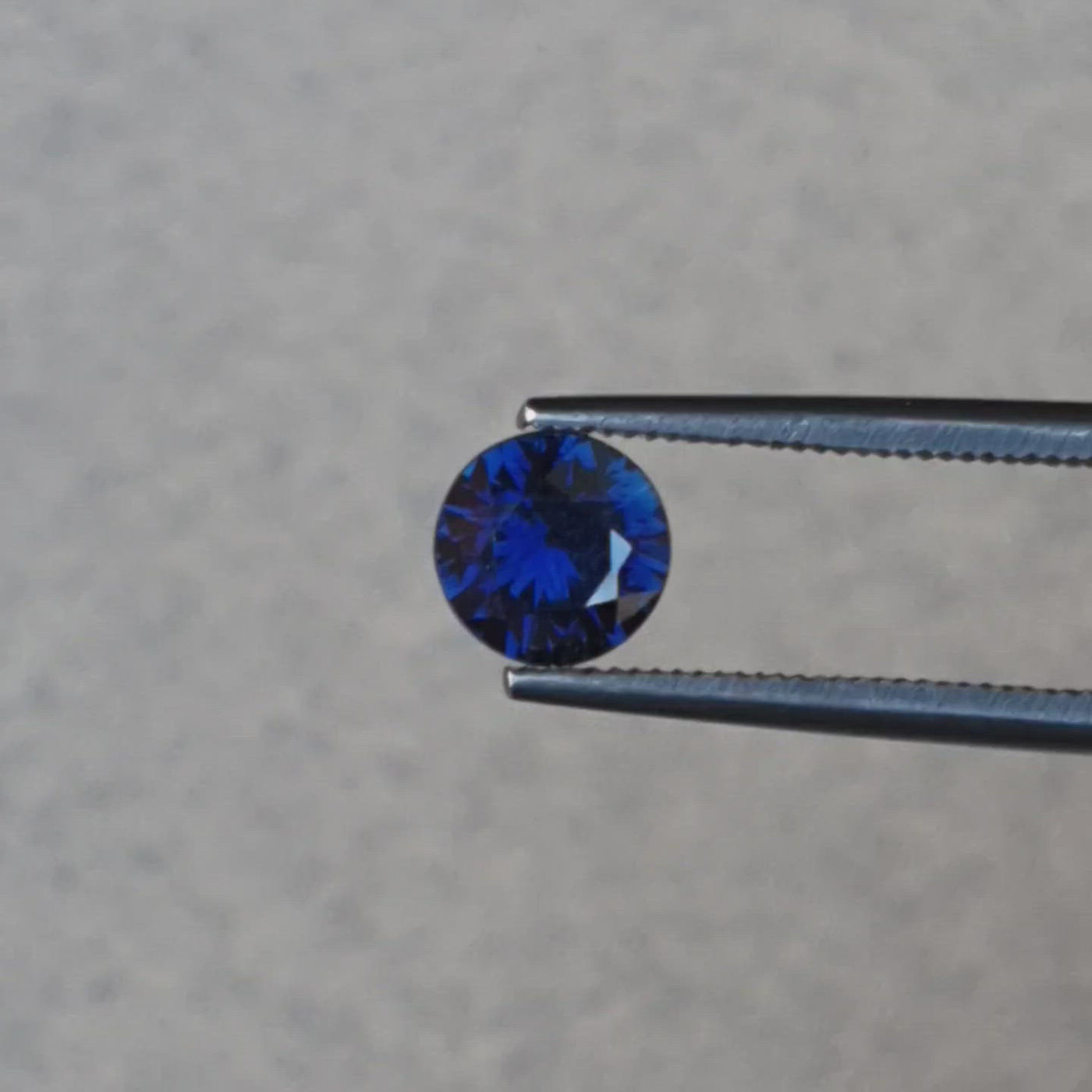 1.05ct Australian Sapphire, Royal Blue - Round