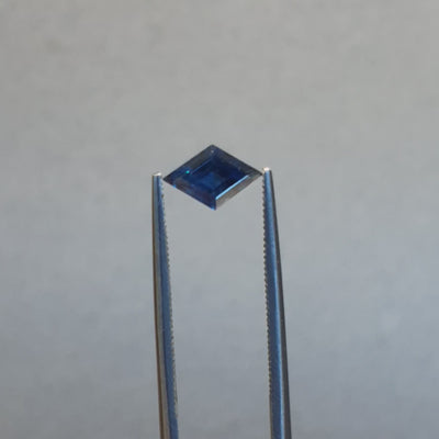 0.80ct Australian Sapphire, Blue - Diamond