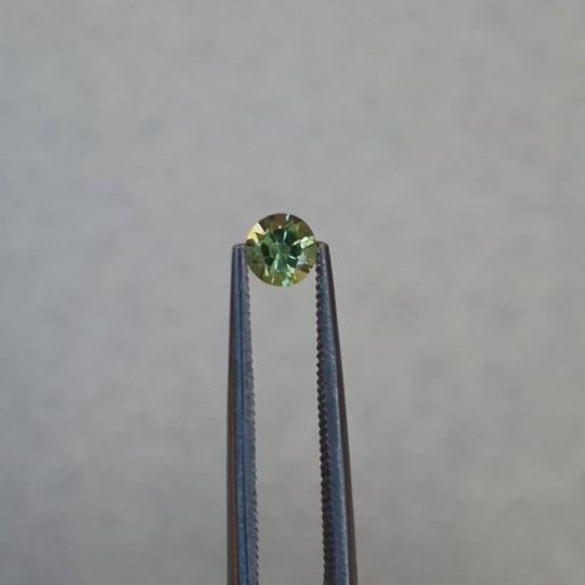 0.52ct Australian Sapphire, Green - Round
