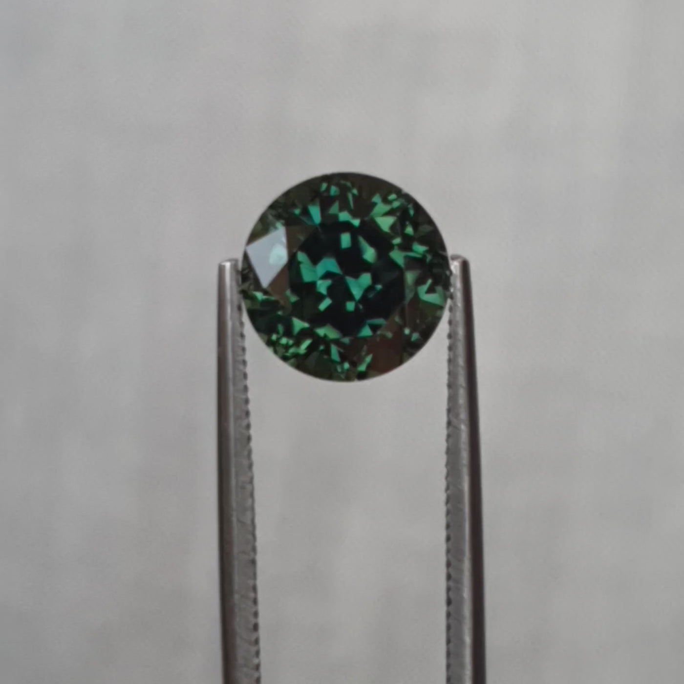3.92ct Australian Sapphire, Deep Teal, Green - Round