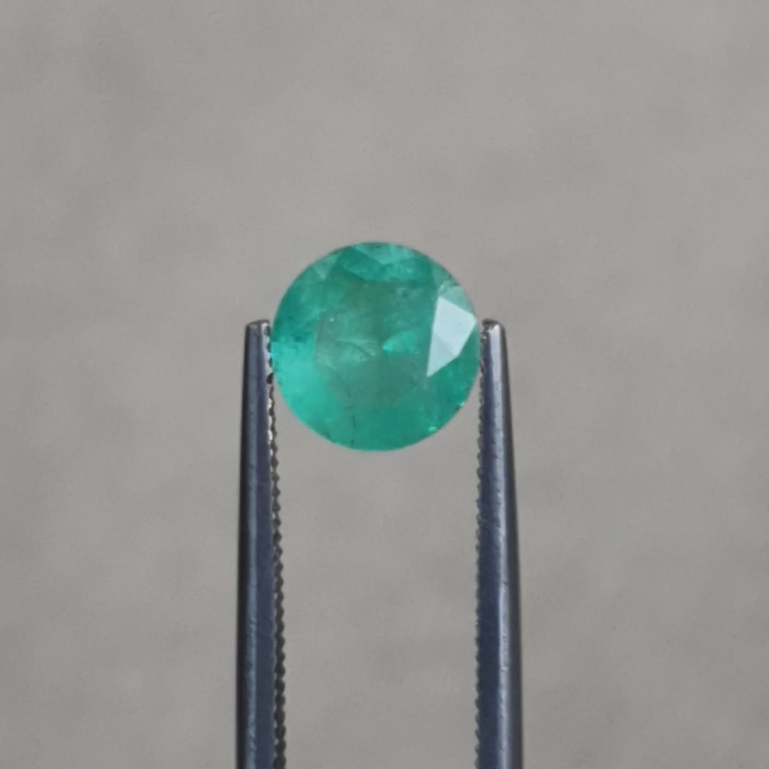 1.27ct Australian Emerald, Green - Round