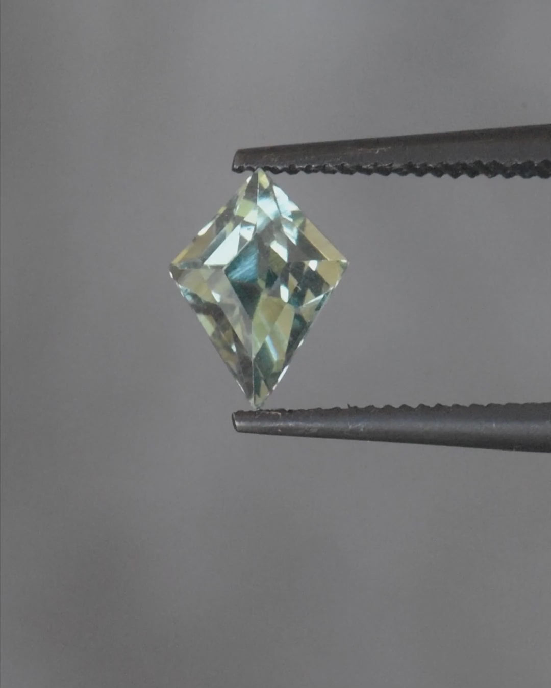 1.02ct Australian Sapphire, Green, Teal - Kite