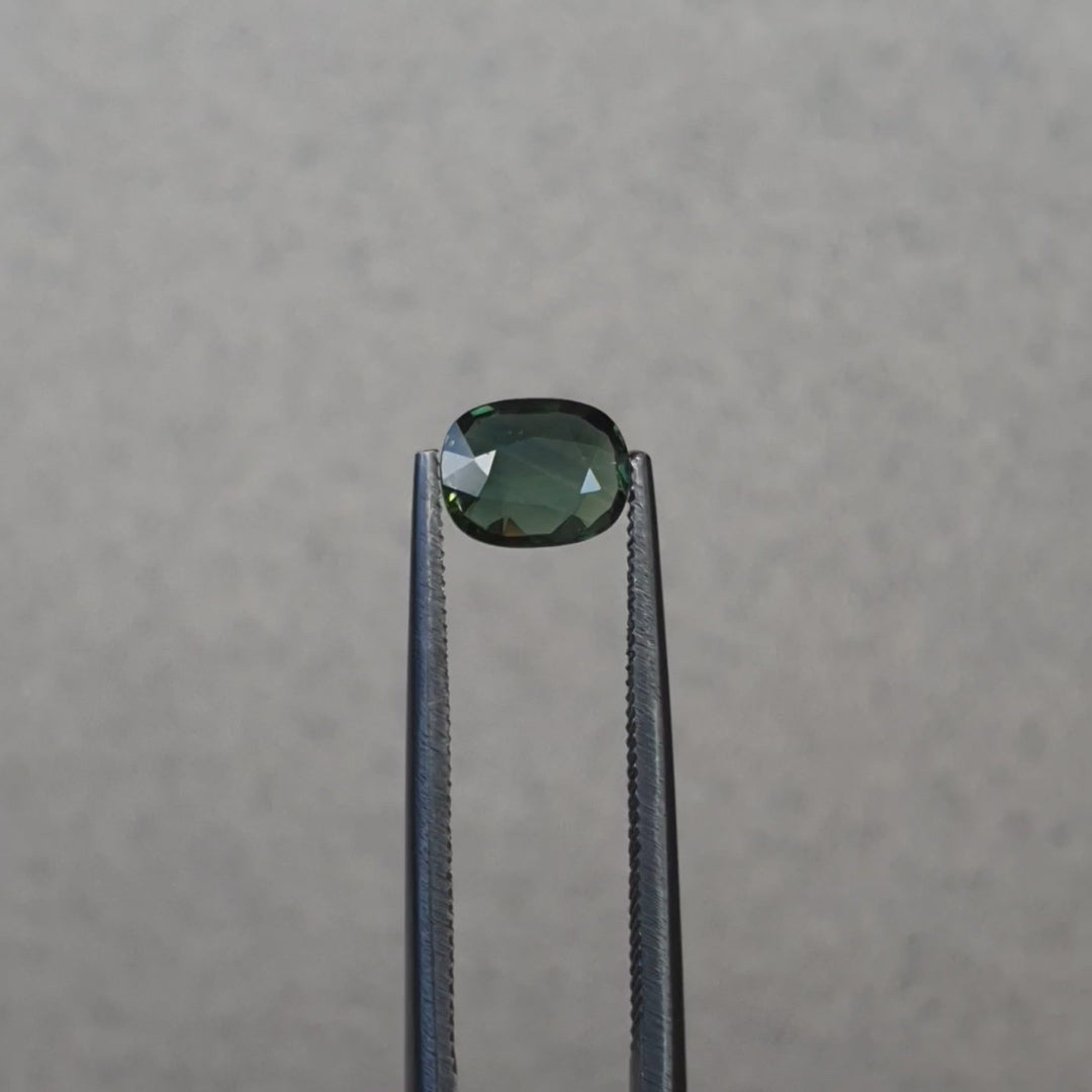 0.95ct Australian Sapphire, Green - Cushion