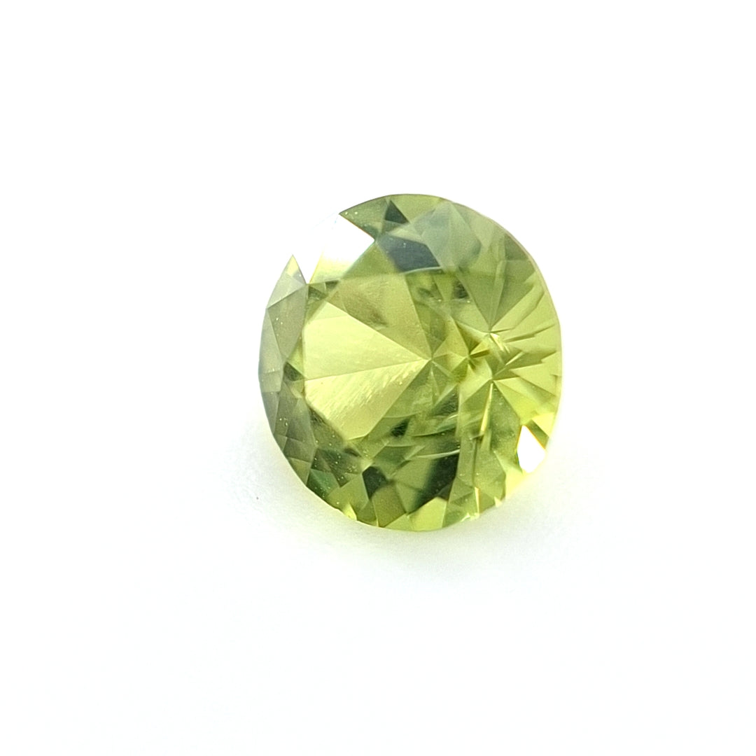 0.60ct Australian Sapphire, Green - Round