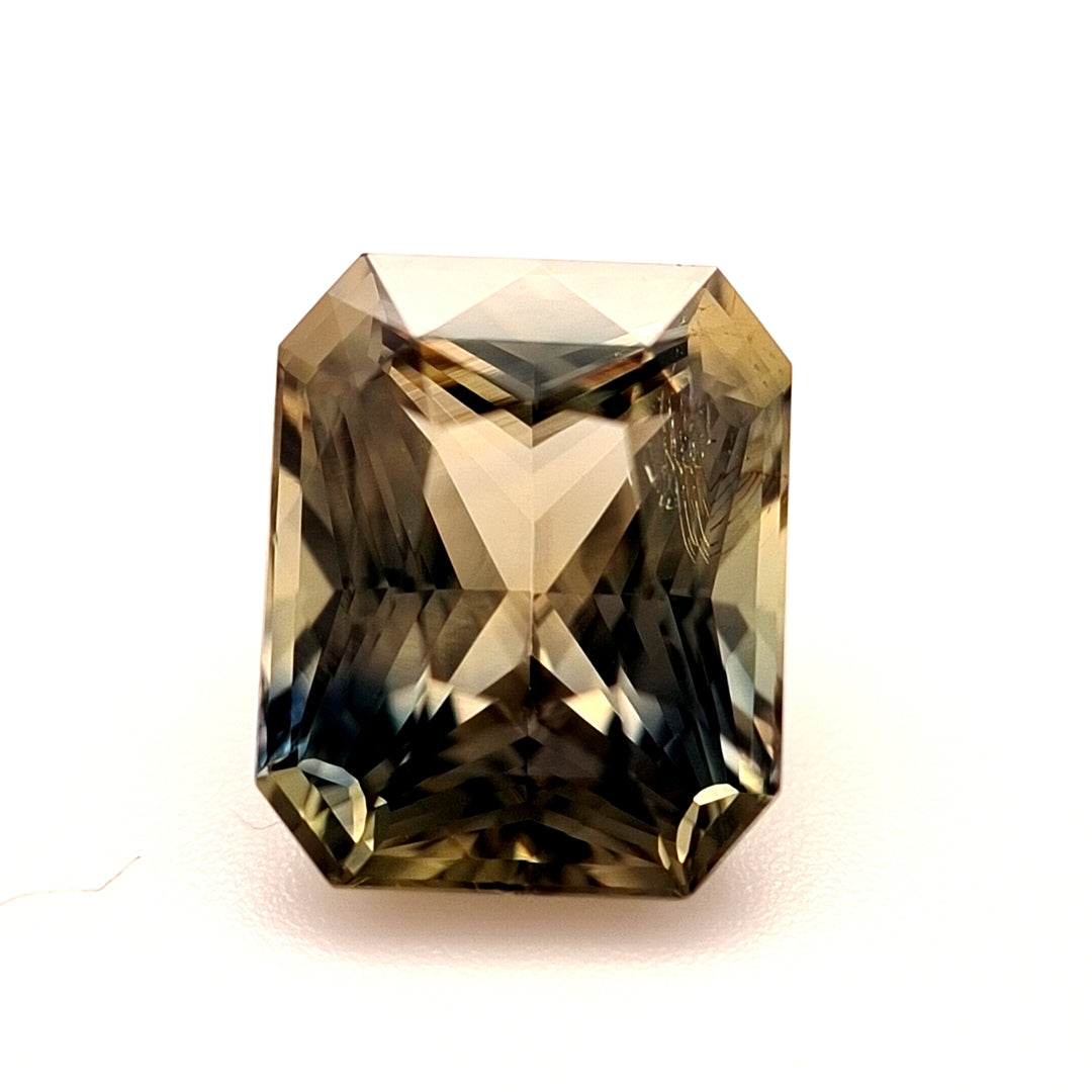 3.05ct Australian Sapphire Parti colour-change - Radiant Cut