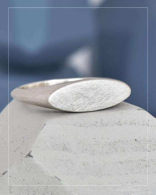 Signet Ring, Narrow East West Oval