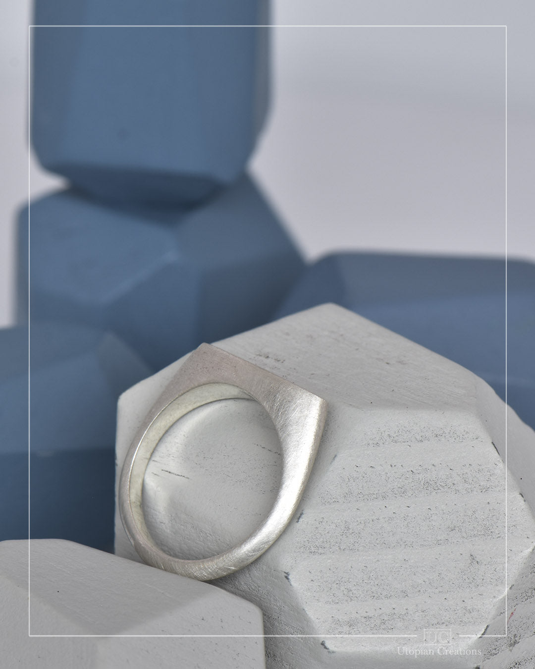 Signet Ring, Narrow East West Oval