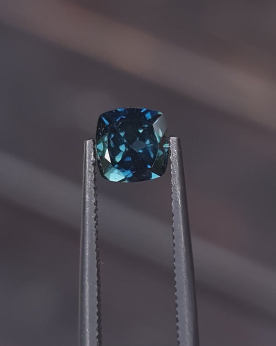 0.89ct Australian Sapphire, Blue, Teal - Cushion cut