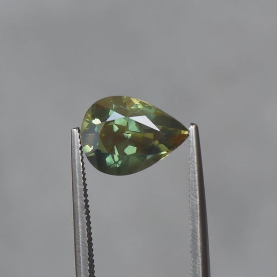 3.32ct Australian parti Sapphire, Green, Teal, Blue, Yellow - Pear