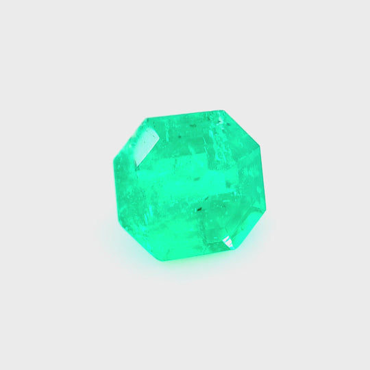 1.06ct Columbian Emerald, Green - Emerald cut