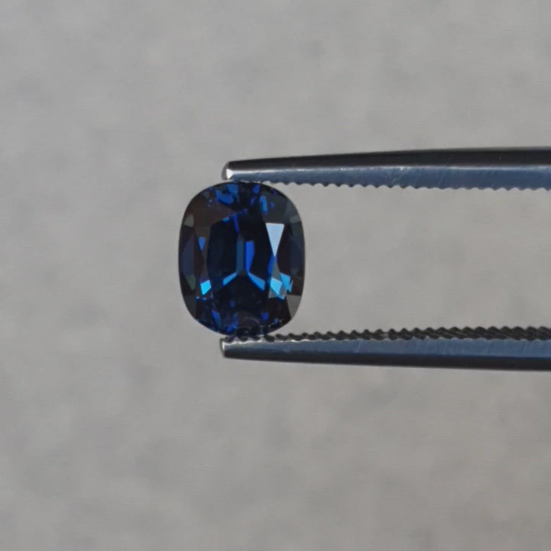 1.27ct Australian Sapphire, Blue - Oval